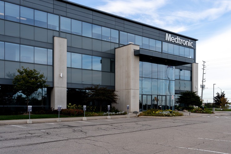 Medical-Device-Manufacturer-Medtronic-Accused-of-Misleading-FDA-About-Spinal-Fusion-Devices