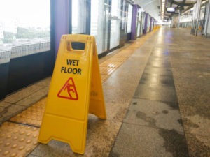 HOW DO YOU PROVE NEGLIGENCE IN A SLIP AND FALL?