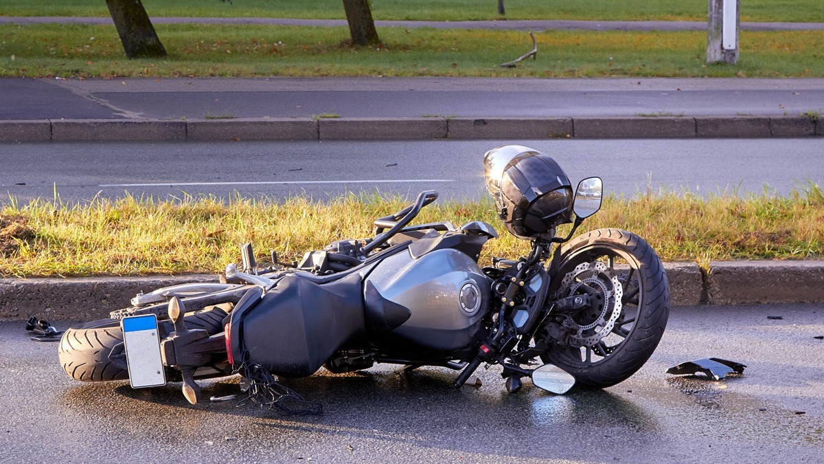motorcycle-on-side-on-the-ground