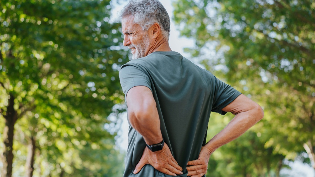 men-experiencing-lower-back-pain men-experiencing-lower-back-pain