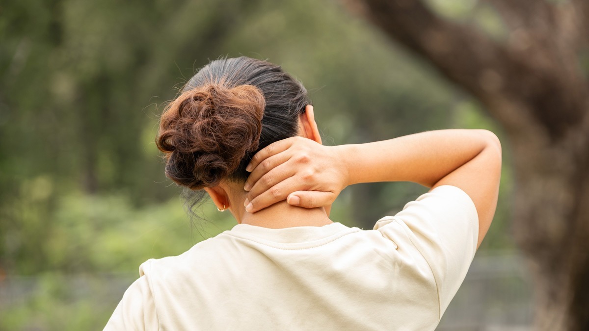women-with-whiplash-after-crash women-with-whiplash-after-crash