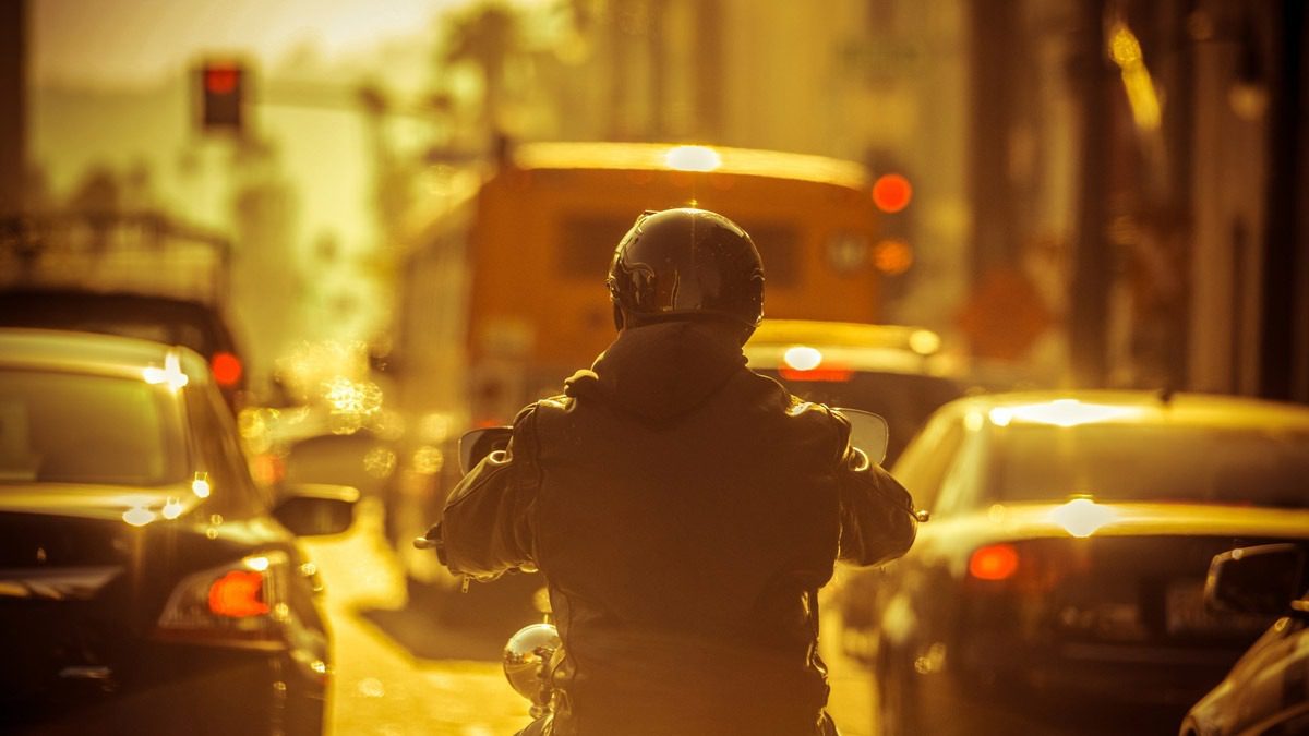 image-of-rider-lane-splitting