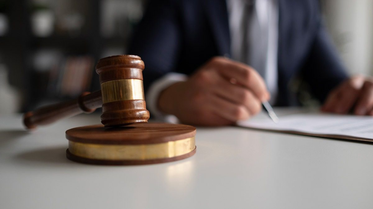 Settlement Versus Trial: Weighing Your Options in a Personal Injury Case