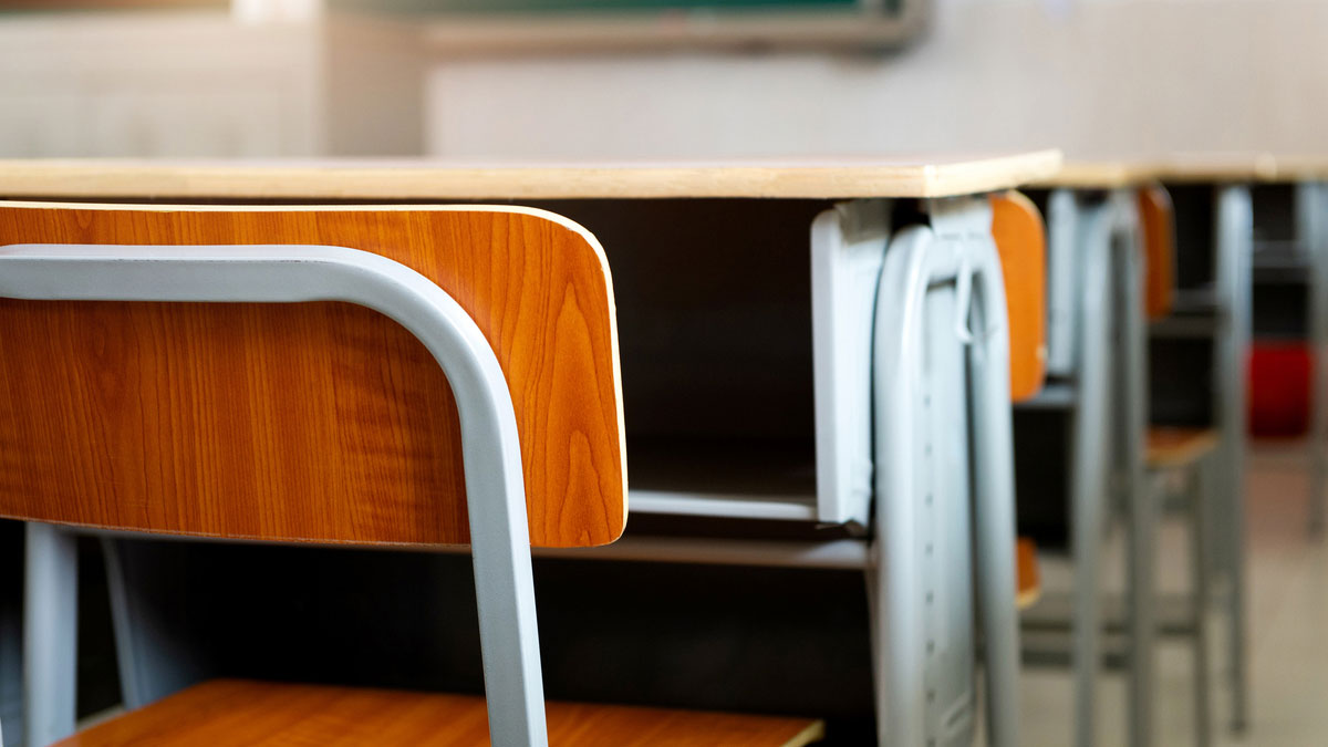 view-from-behind-an-empty-row-of-desks