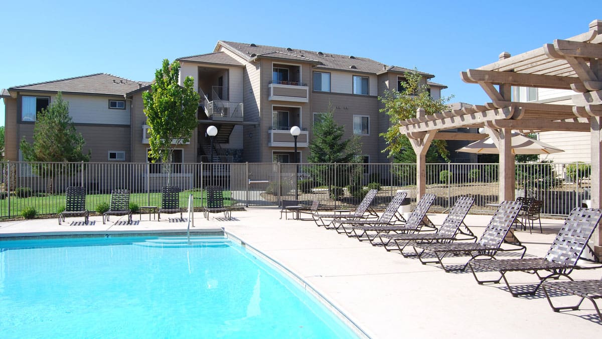 apartment-complex-pool-area-with-lounge-chairs