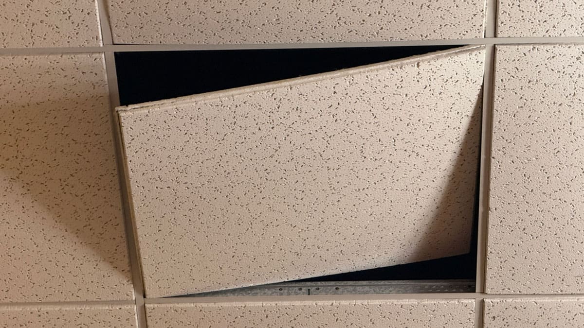 displaced-ceiling-tile-leaving-a-gap-in-a-drop-ceiling